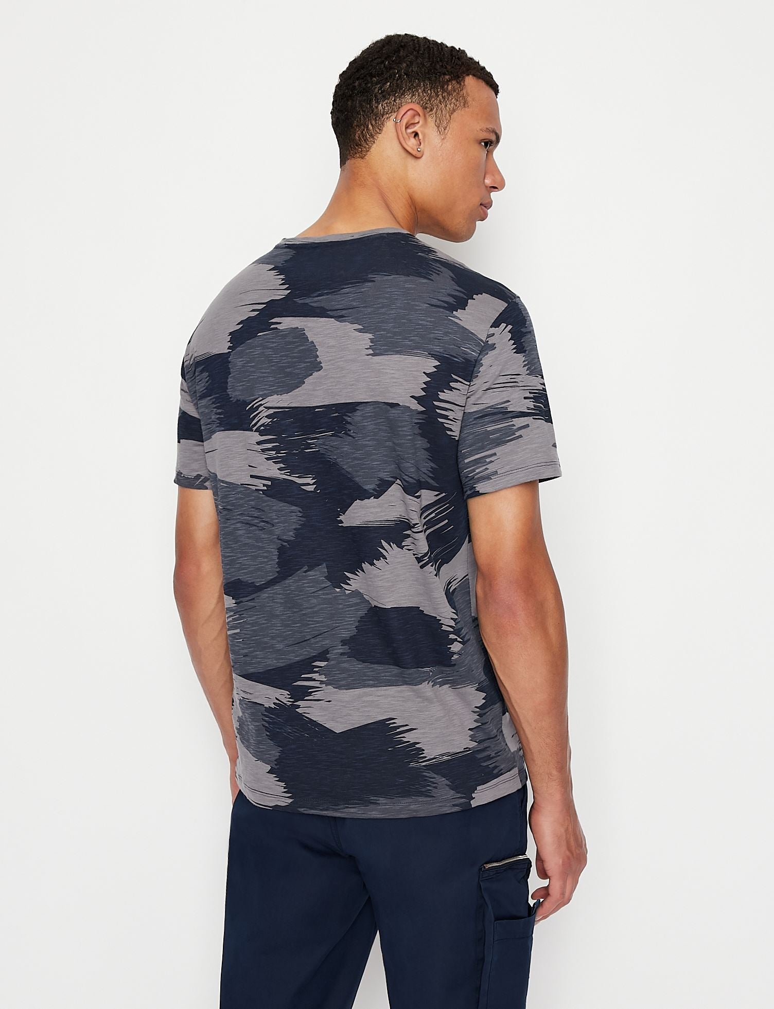 T-shirt con fantasia