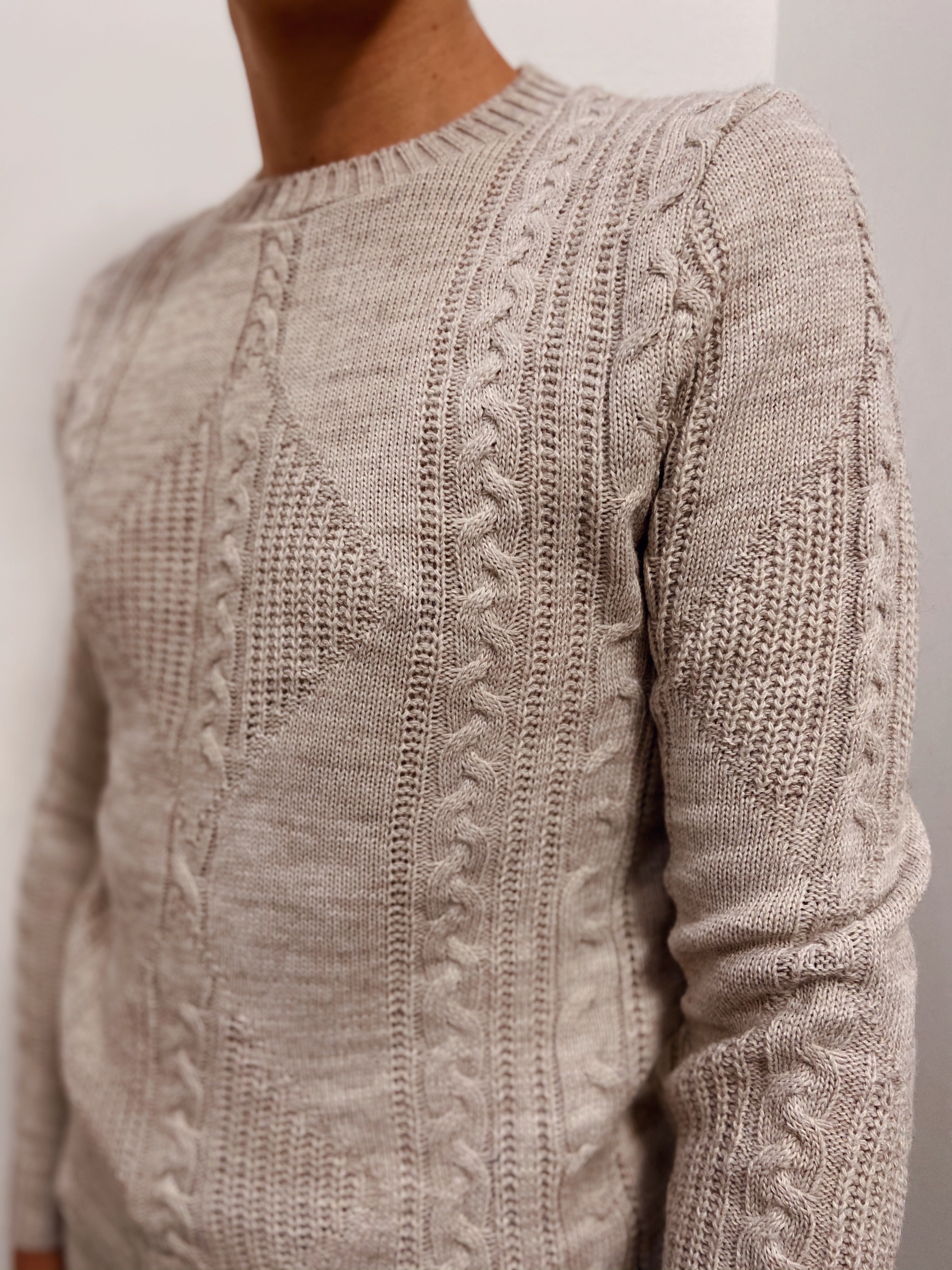 Maglia a trecce girocollo