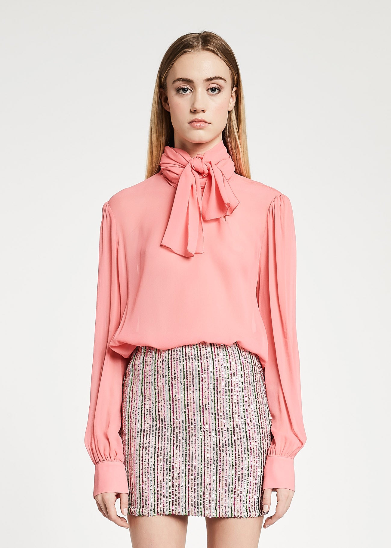 Blusa con collo a foulard
