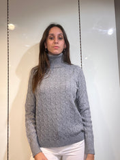 Maglioncino collo alto a trecce