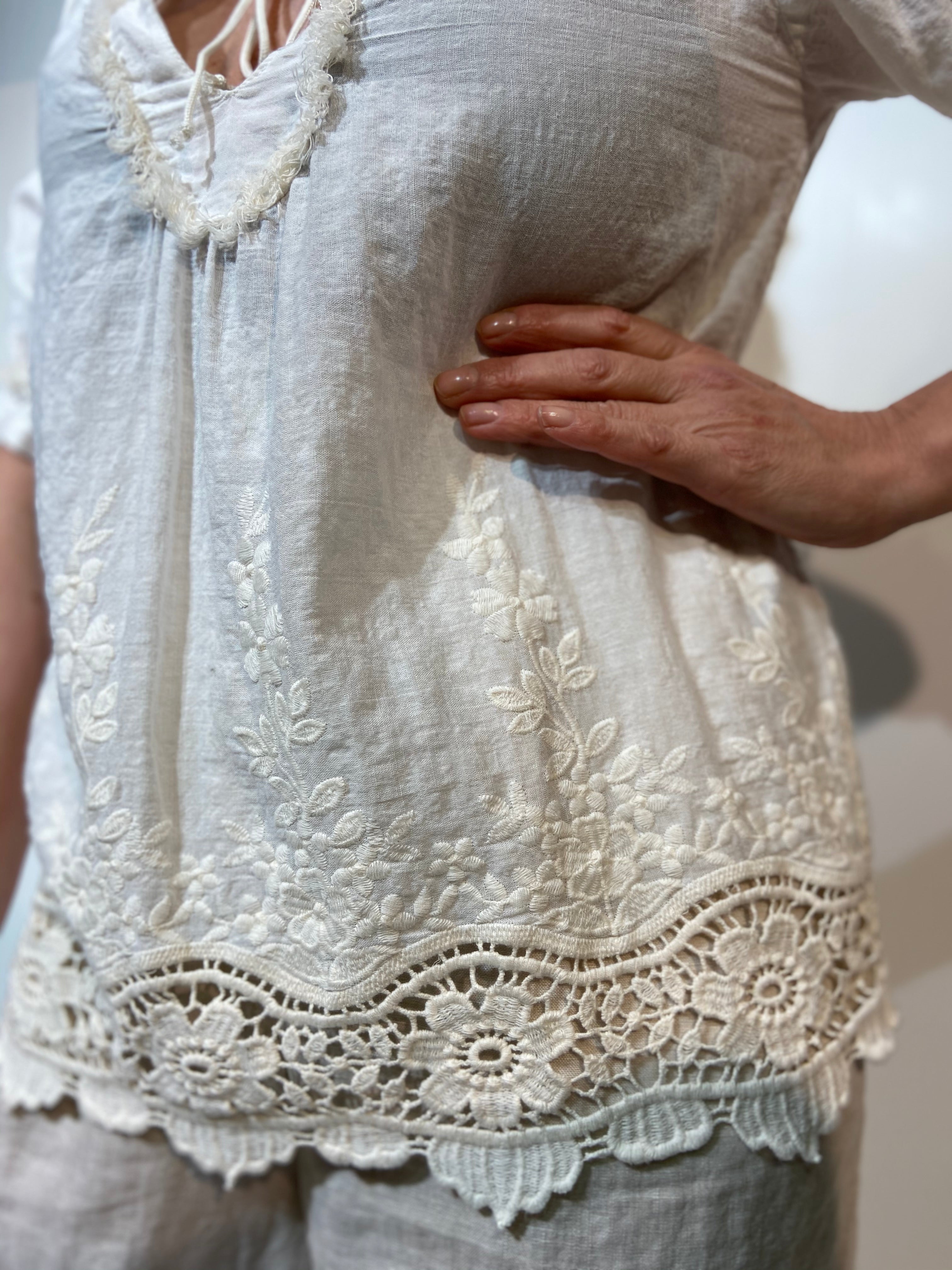 Casacca con fondo in pizzo