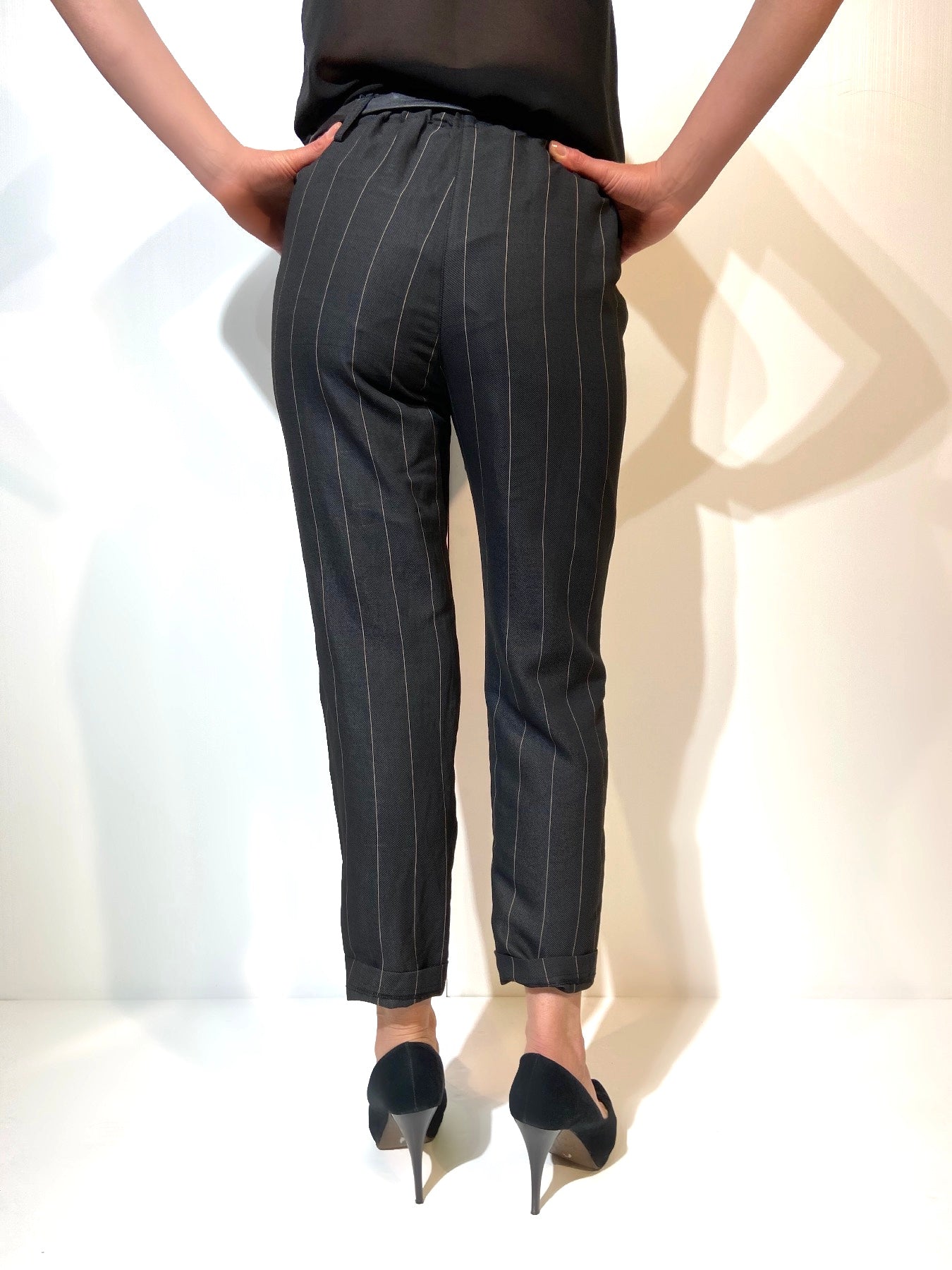 Pantalone gessato a sigaretta