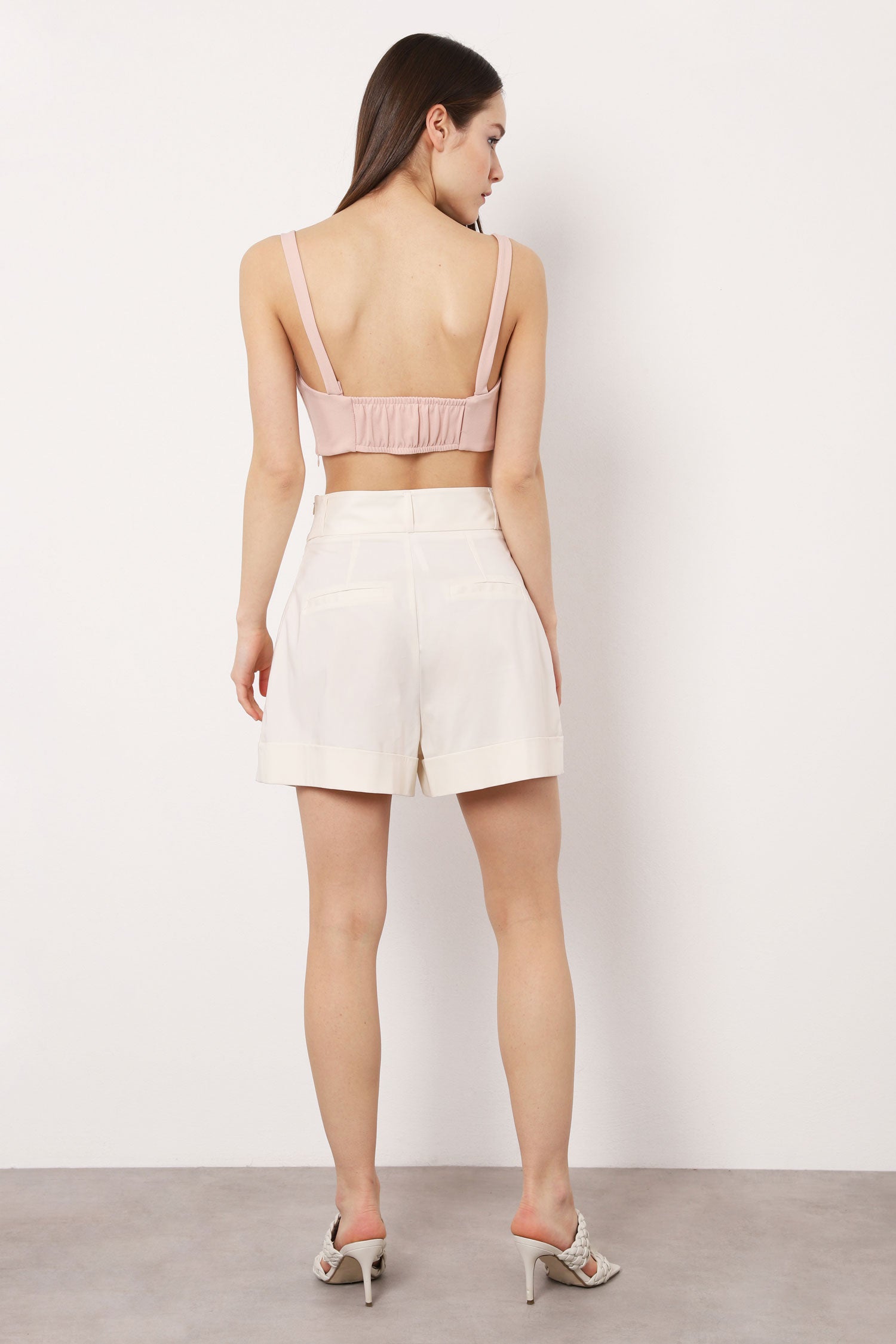 Shorts ampi con pinces