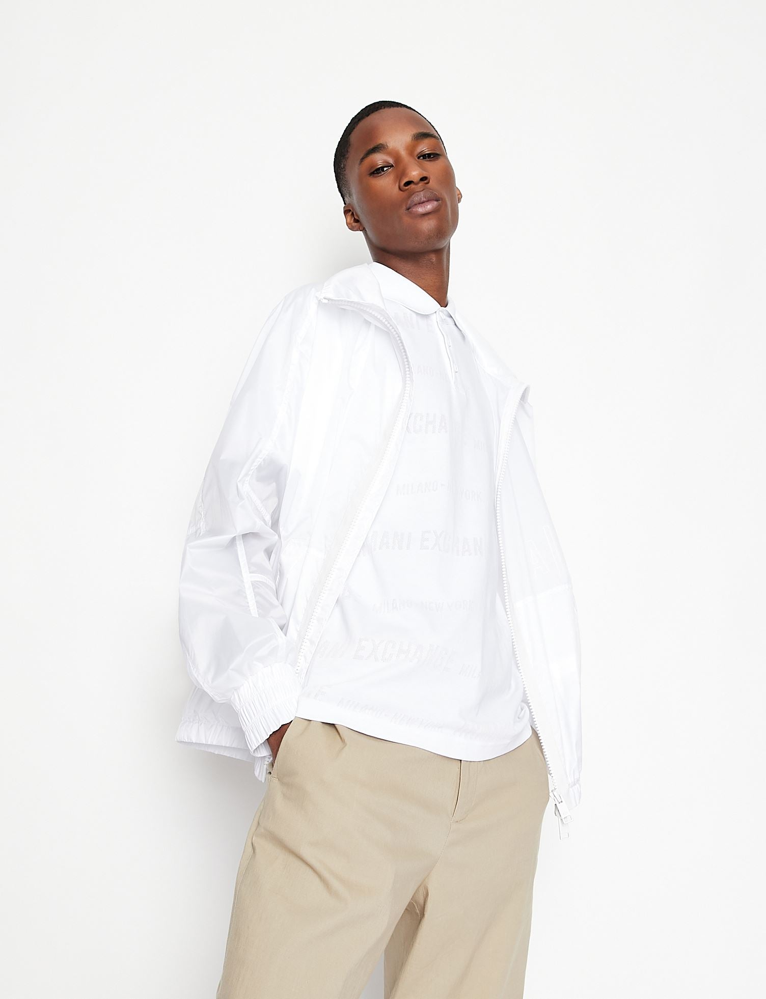 Polo con logo all over