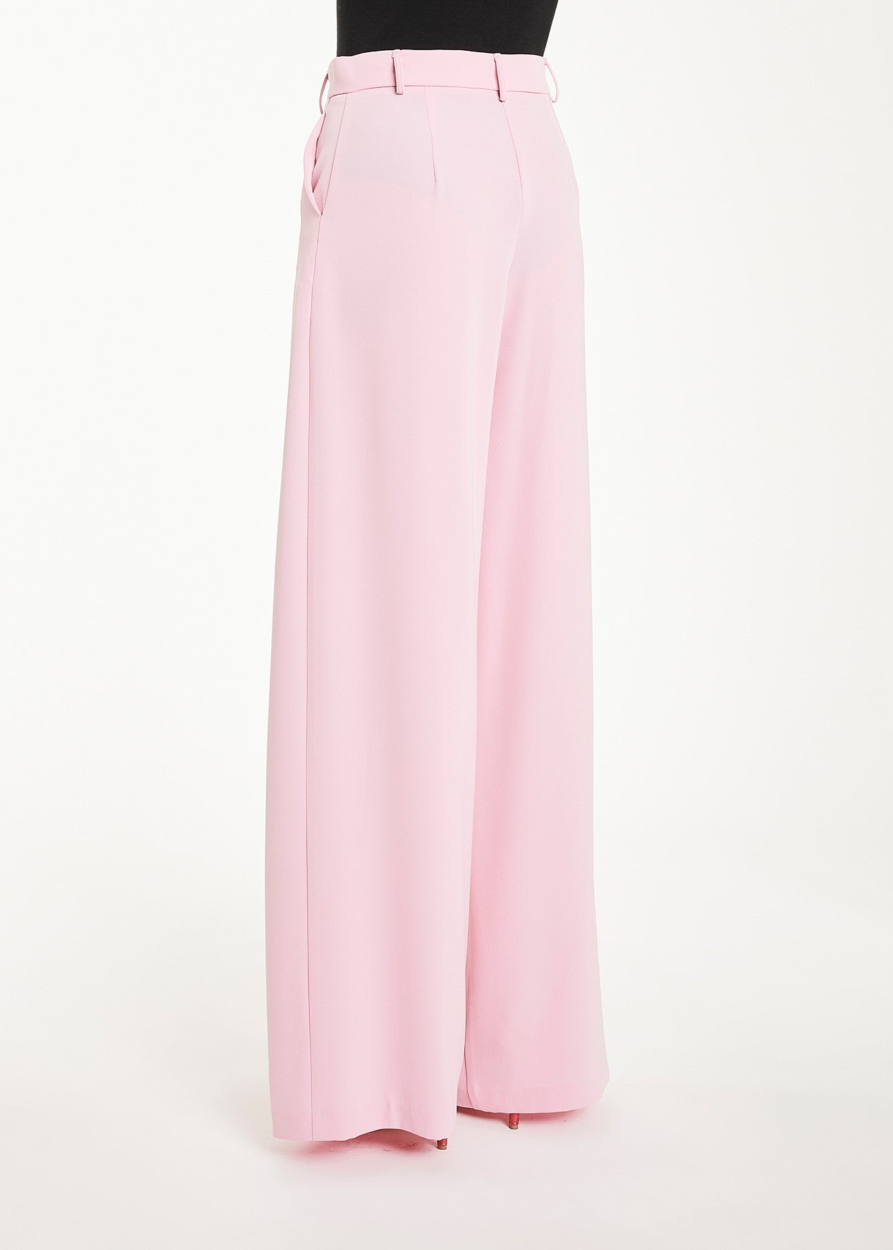Pantaloni ampi