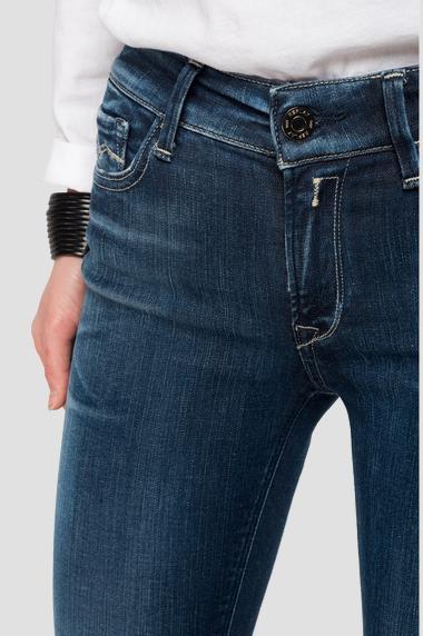 Jeans skinny vita alta con lavaggio