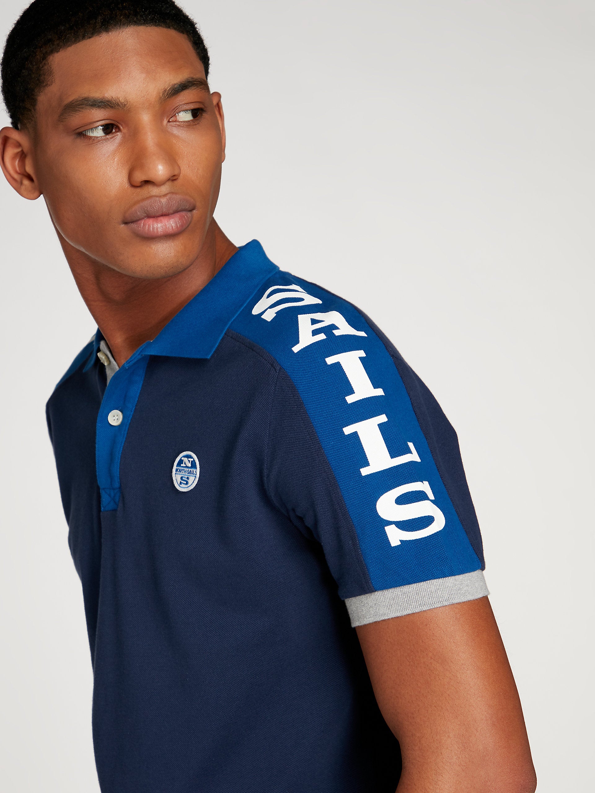 Polo con scritte