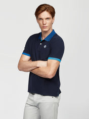 Polo blu con contrasti