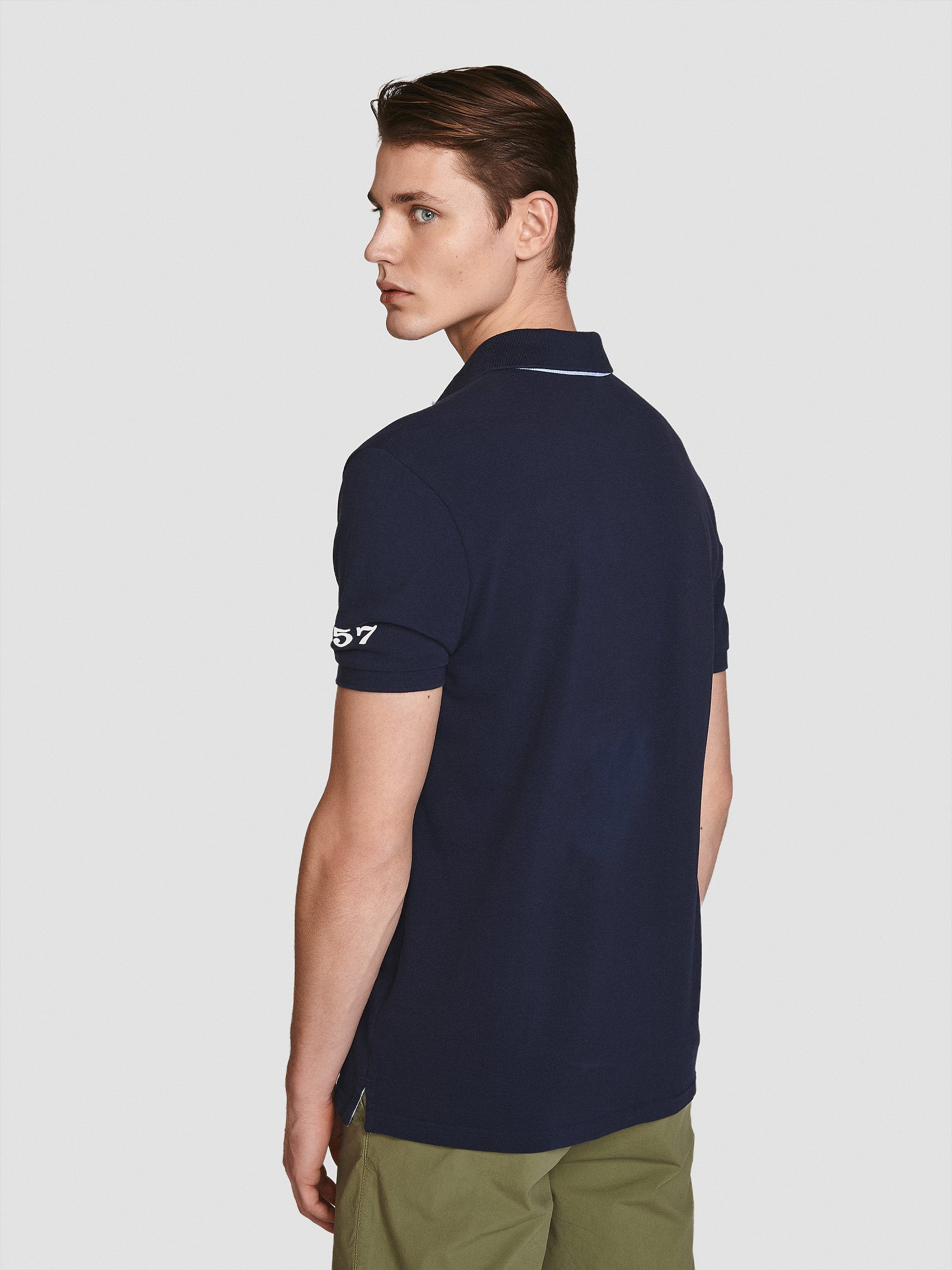 Polo con patch