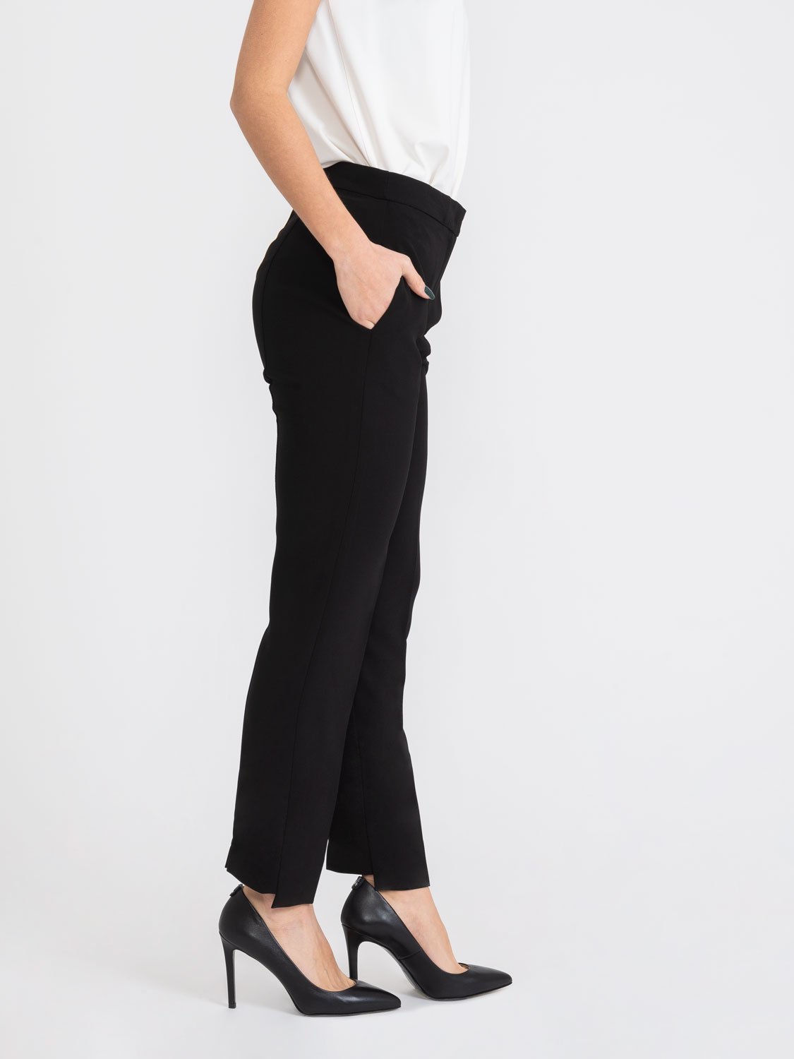 PANTALONI CON SPACCHETTO